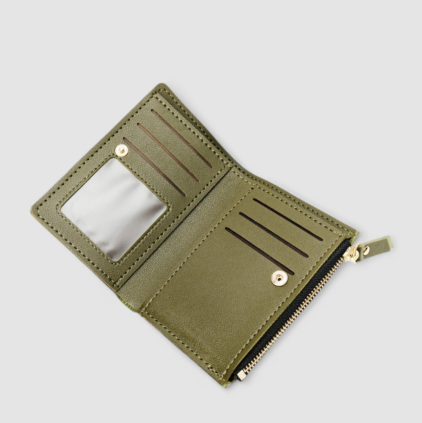 Women's wallet with embroidered details