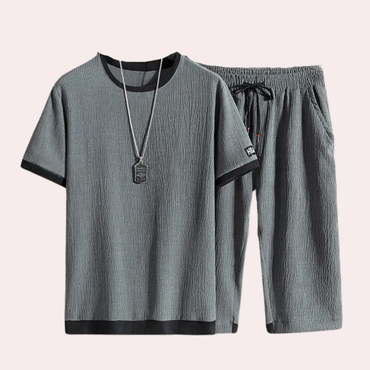 Airy men's set with a sporty look