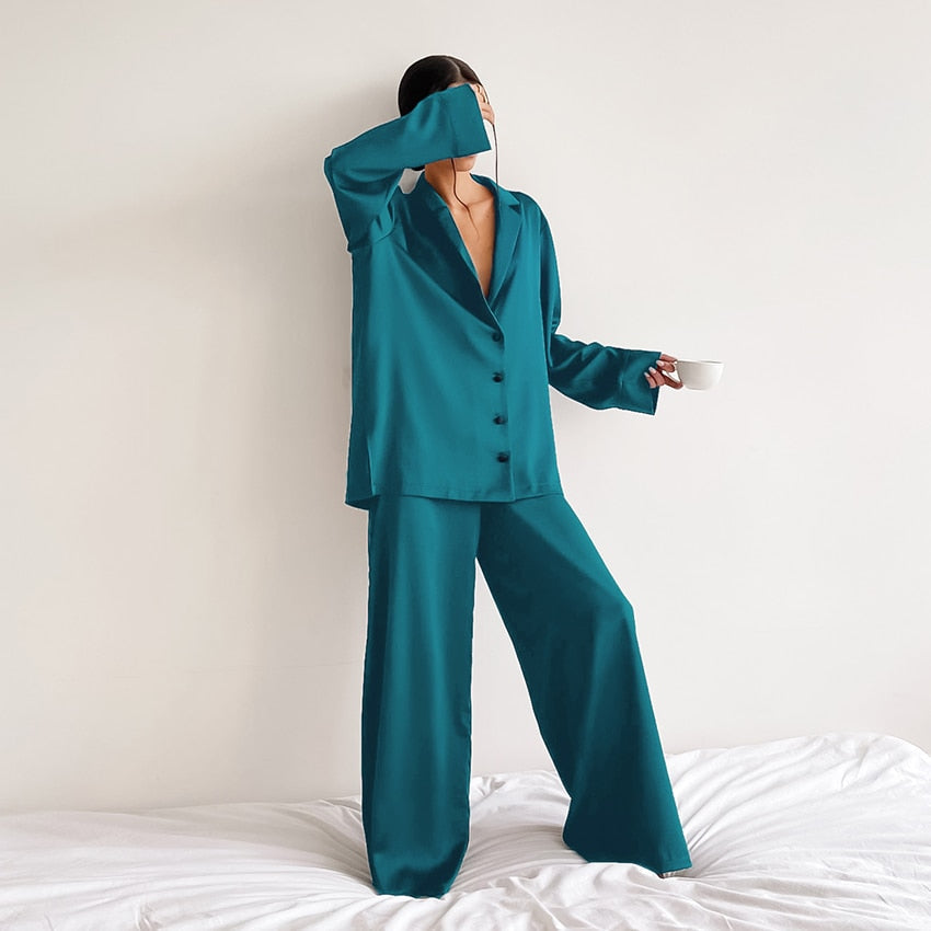 Women's Satin Pyjama Set – Oversized Comfort and Elegance