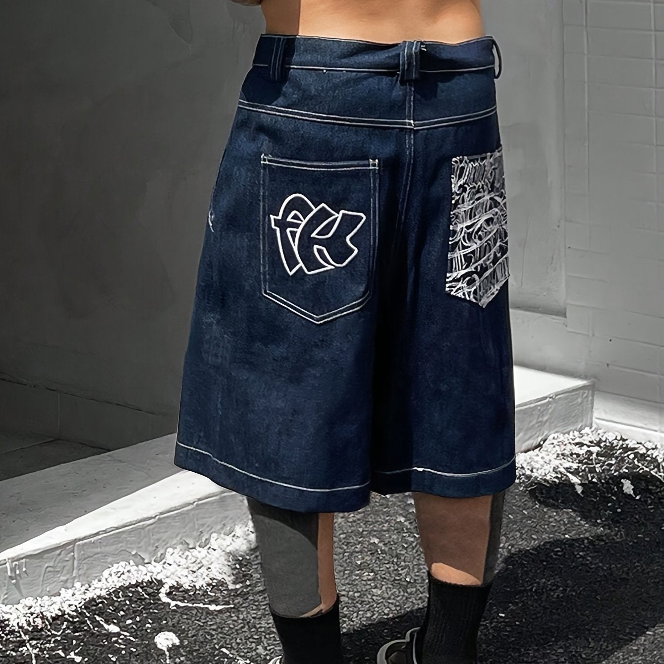 Casual Bermuda Denim Shorts – Loose Fit with Stylish Floral Embroidery