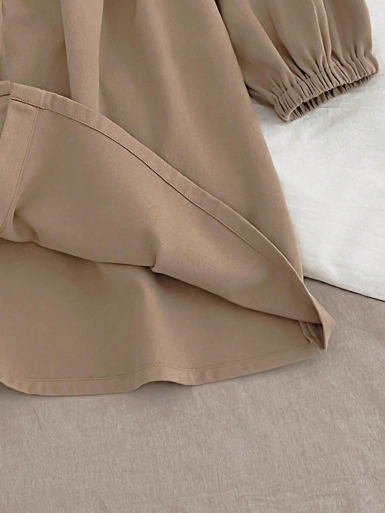 Children's Dress with Floral Accent and Button Closure – Elegant &amp; Playful