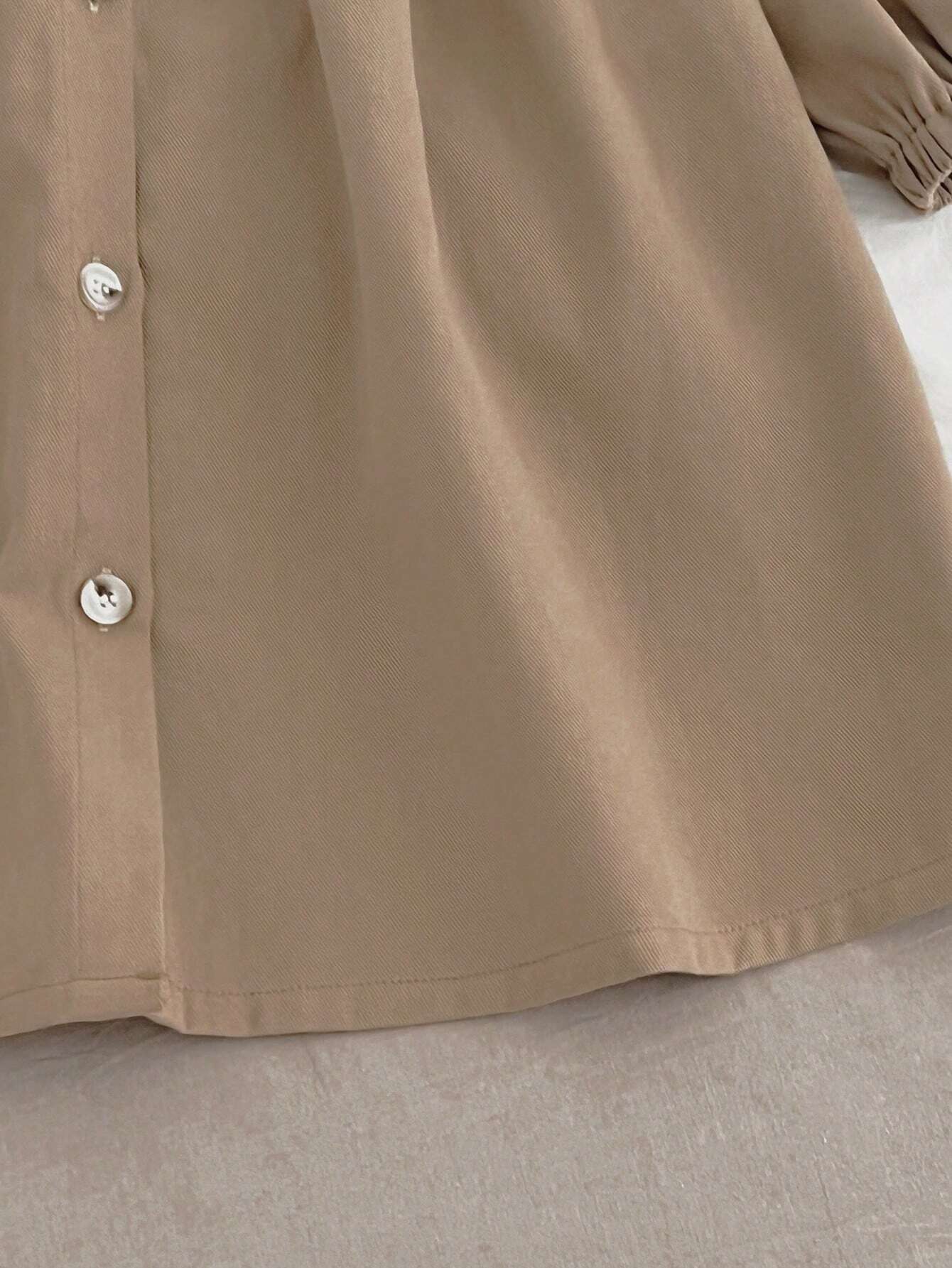 Children's Dress with Floral Accent and Button Closure – Elegant &amp; Playful