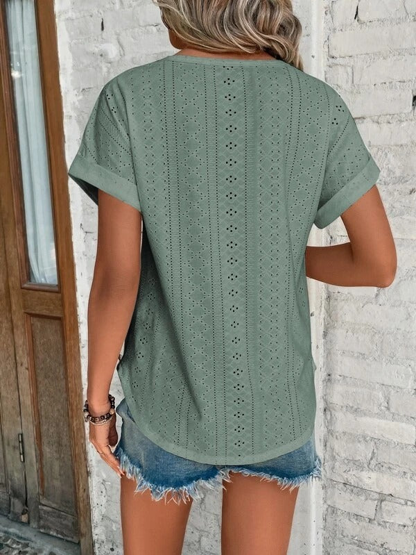 Elegant Women's T-shirt with a Feminine Fit – Timeless &amp; Comfortable