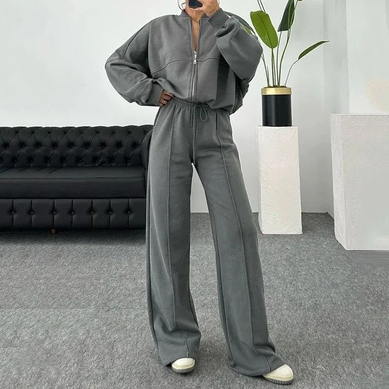 Comfy Women's Jogging Suit - Soft Lounge Set for Home &amp; Outdoors