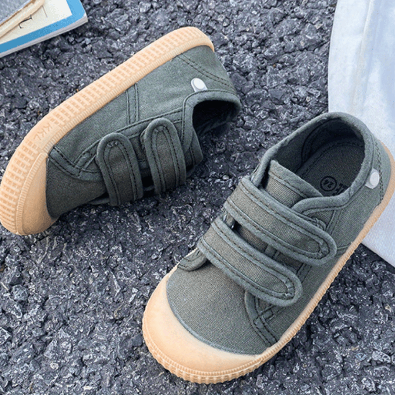 Lightweight Unisex Canvas Sneakers with Breathable Design