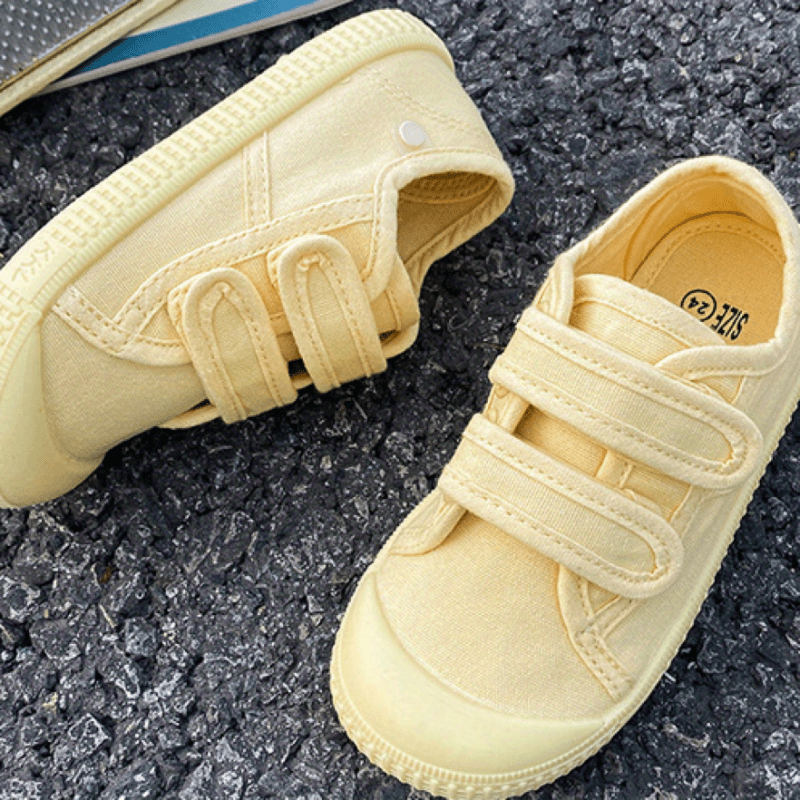 Lightweight Unisex Canvas Sneakers with Breathable Design