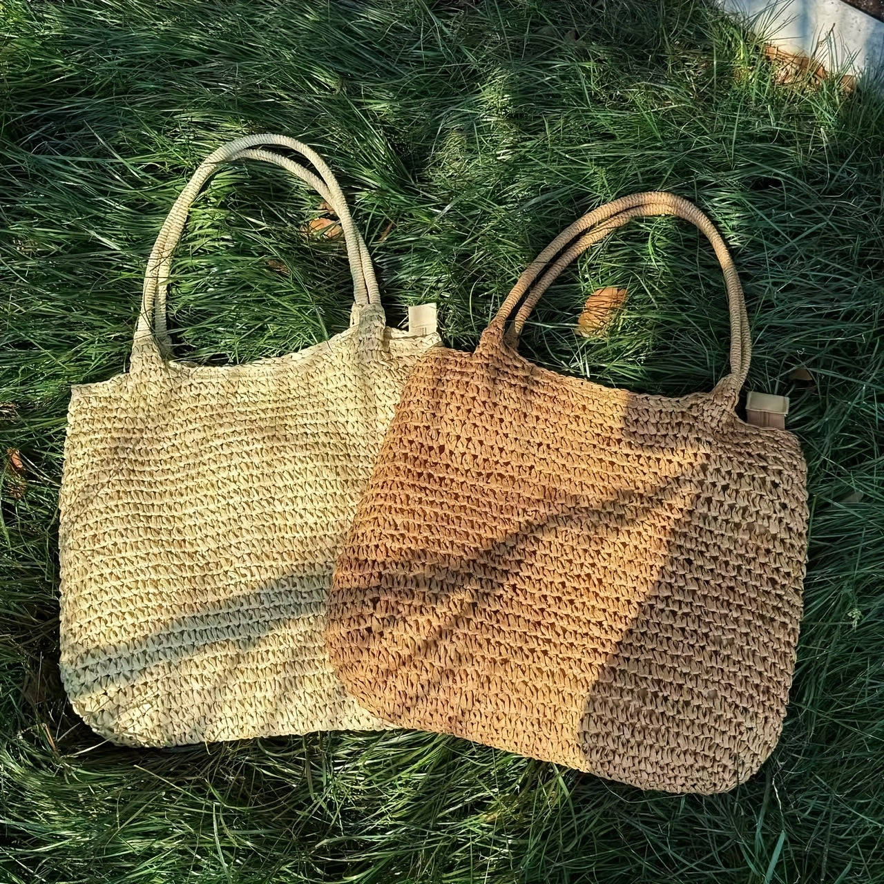 Spacious Woven Women’s Tote Bag with Zipper – Stylish & Practical