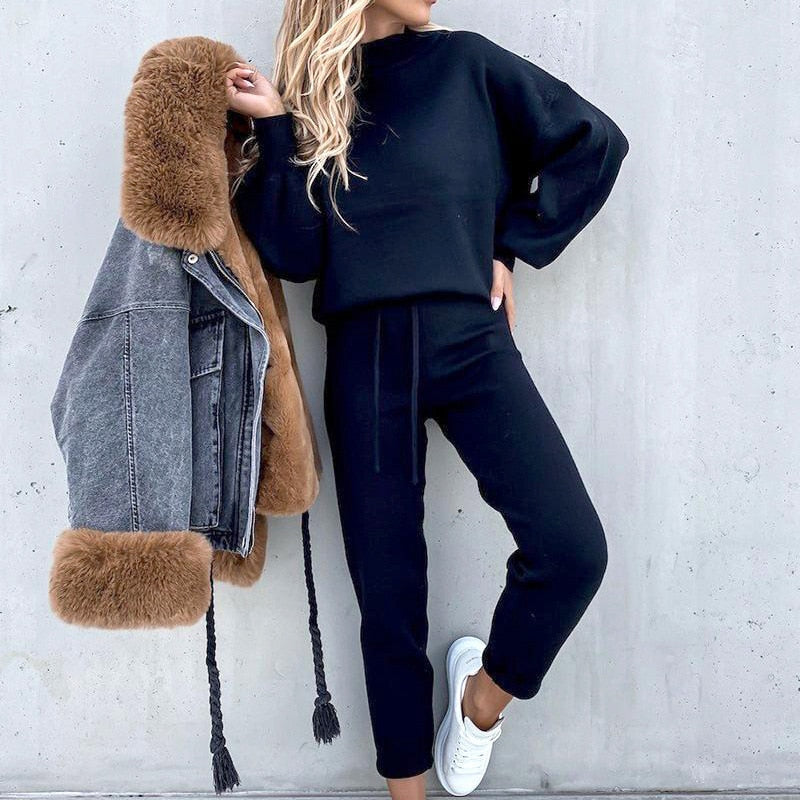 Women's 2-Piece Tracksuit – Comfort &amp; Elegant Look