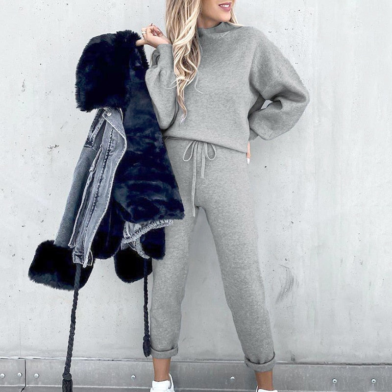 Women's 2-Piece Tracksuit – Comfort &amp; Elegant Look