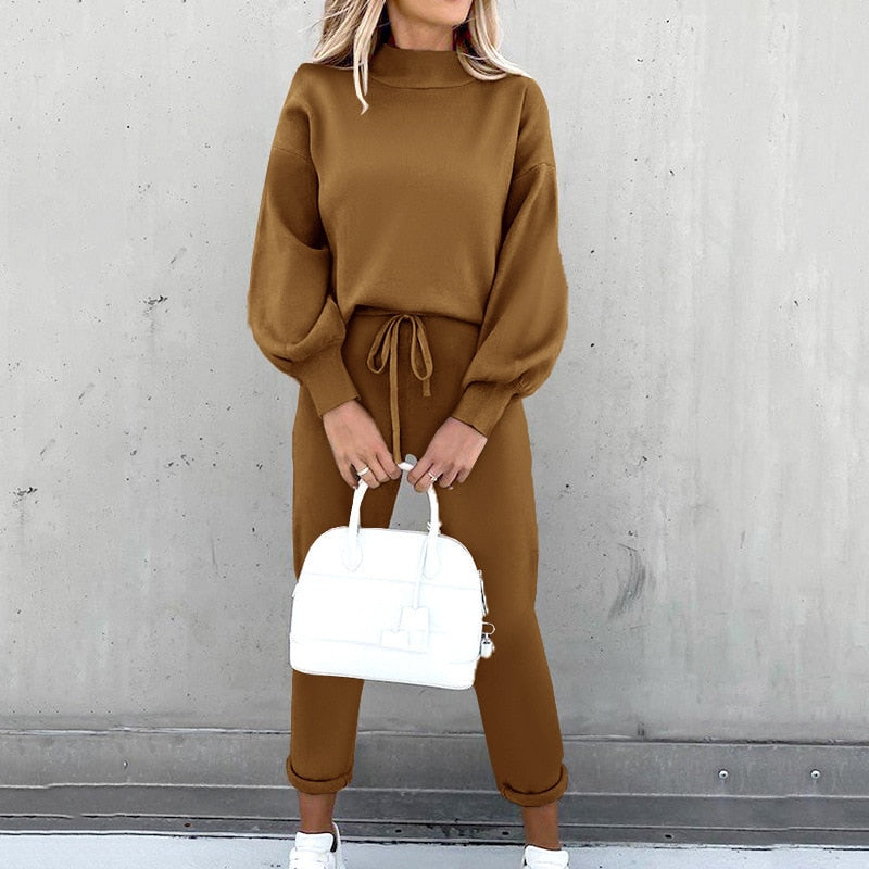 Women's 2-Piece Tracksuit – Comfort &amp; Elegant Look