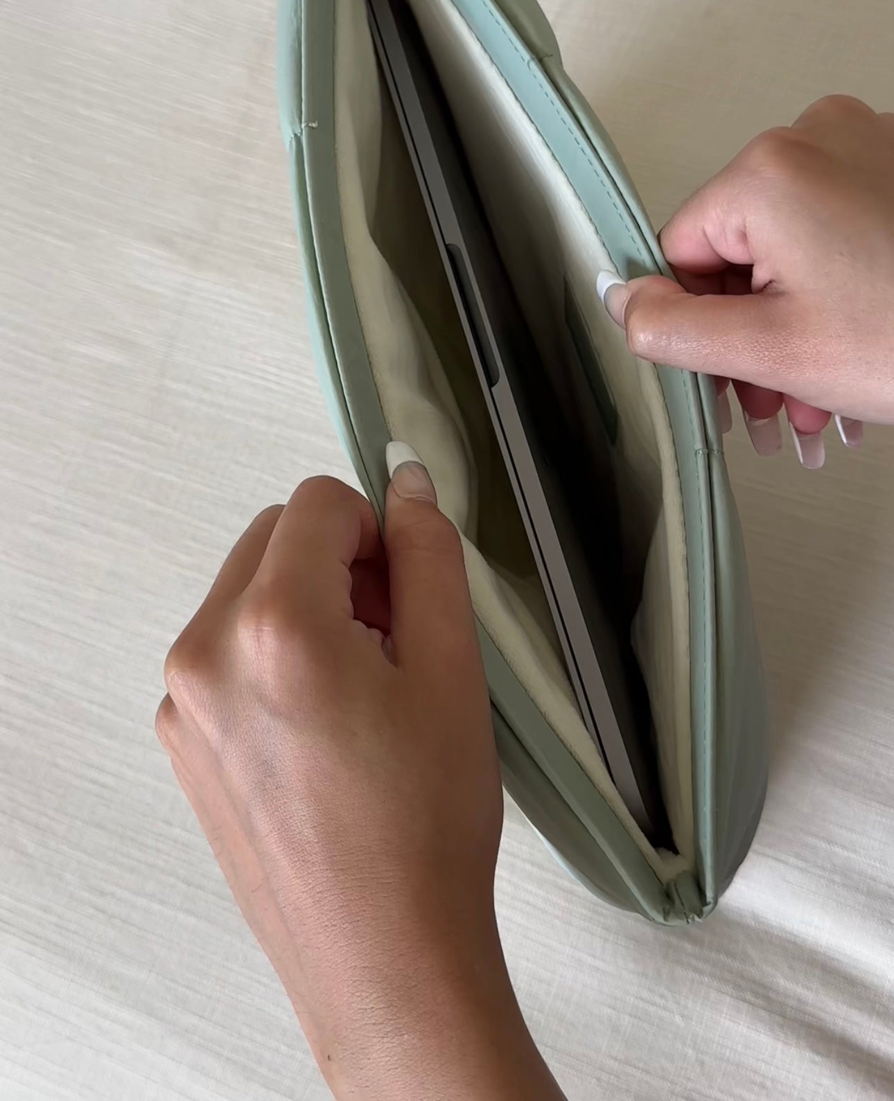 Soft Puffer Laptop Sleeve – Stylish and Shockproof