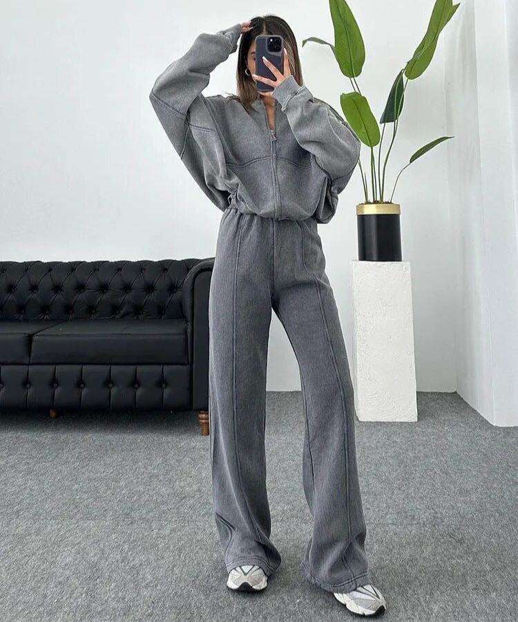 Comfy Women's Jogging Suit - Soft Lounge Set for Home &amp; Outdoors