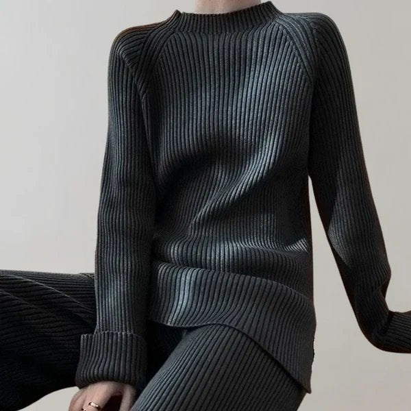 Ribbed women's set with stretch