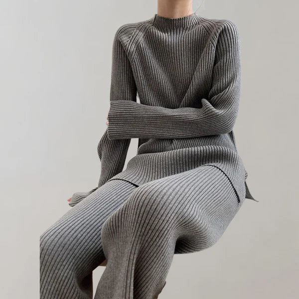 Ribbed women's set with stretch