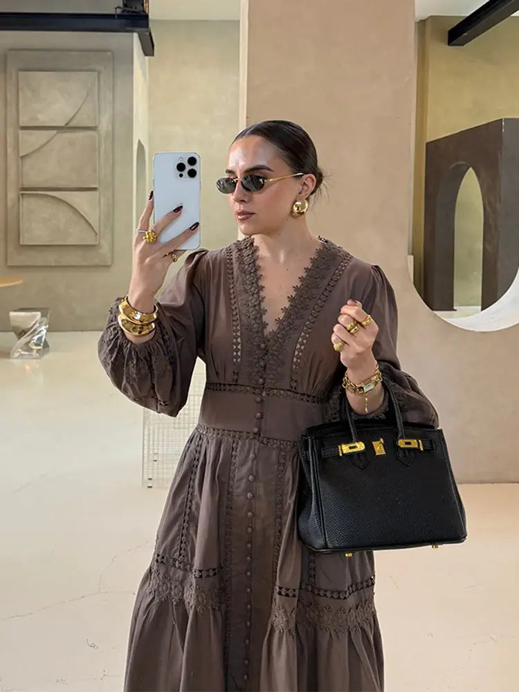 Elegant Women's Dress with V-Neck, Long Sleeves and Puff Details