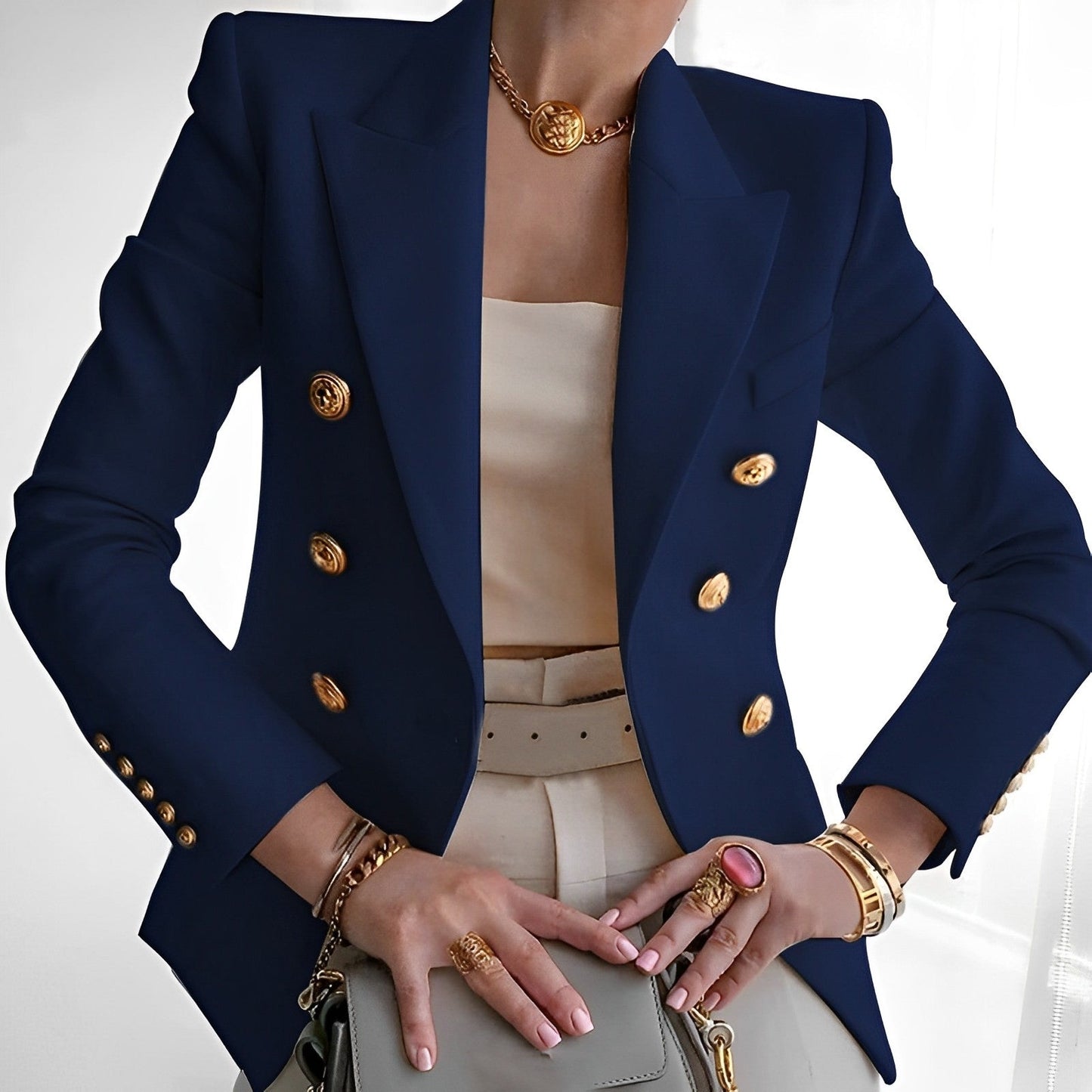 Elegant women's blazer with a timeless fit
