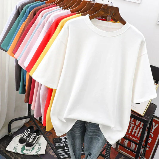 Oversized Women's T-shirt made of soft and breathable cotton blend