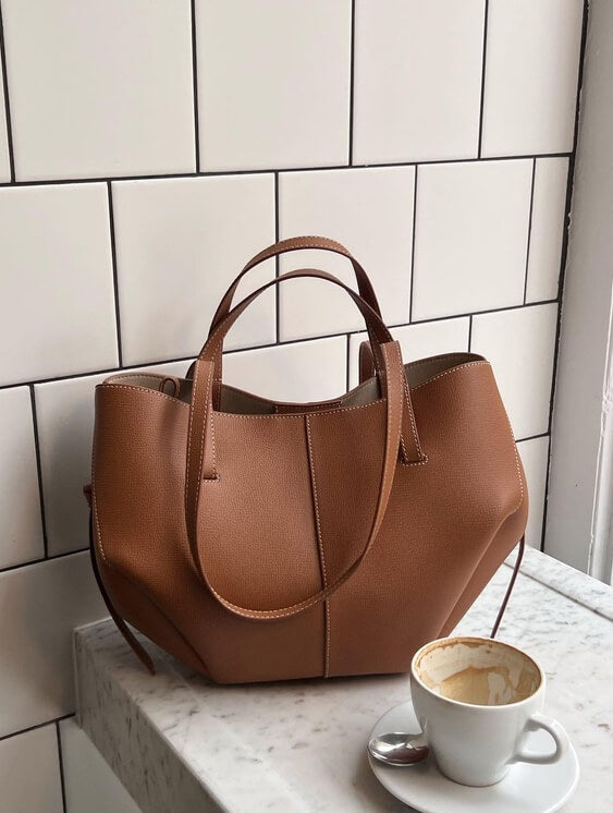 Vintage Leather Women's Shoulder Bag with Timeless Tote Style