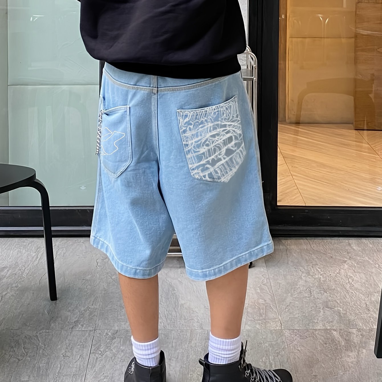 Casual Bermuda Denim Shorts – Loose Fit with Stylish Floral Embroidery