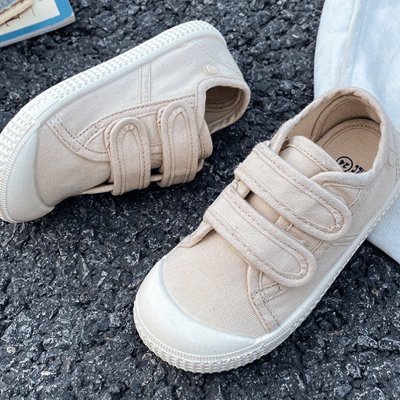 Lightweight Unisex Canvas Sneakers with Breathable Design