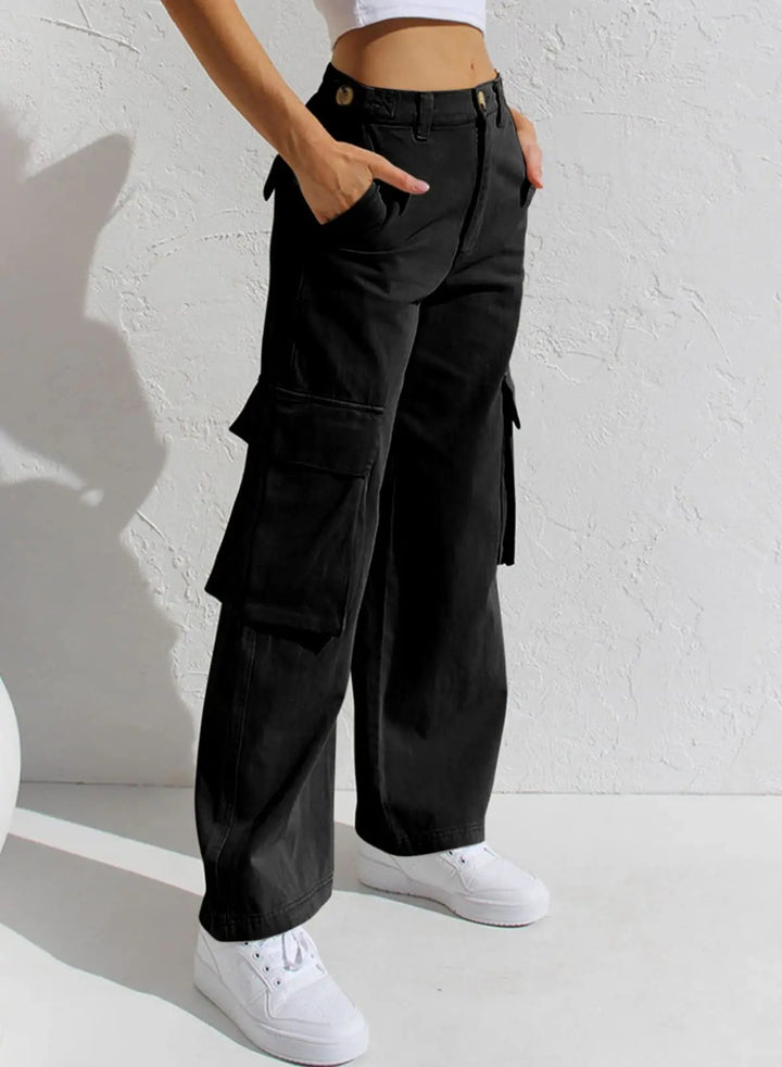 Women's cargo pants with relaxed fit