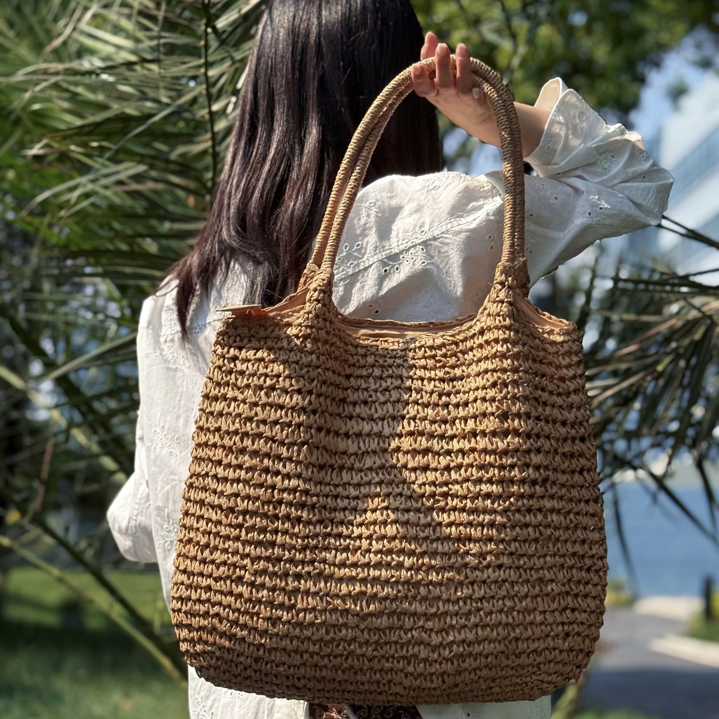 Spacious Woven Women’s Tote Bag with Zipper – Stylish & Practical