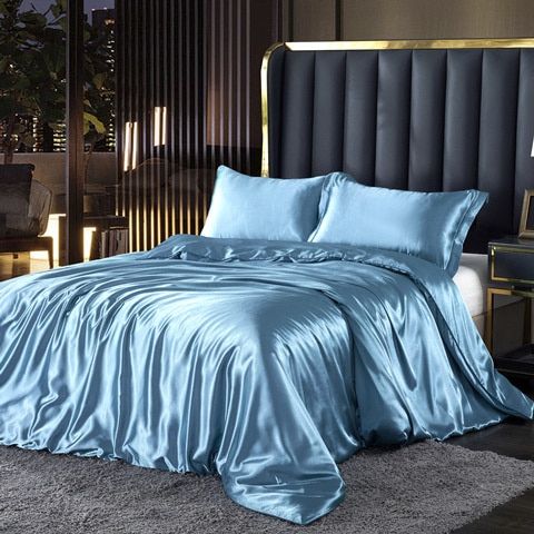Cooling Satin Bed Linen 4-Piece Set – Luxury Duvet Cover &amp; Pillowcases