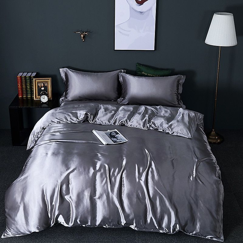 Cooling Satin Bed Linen 4-Piece Set – Luxury Duvet Cover &amp; Pillowcases