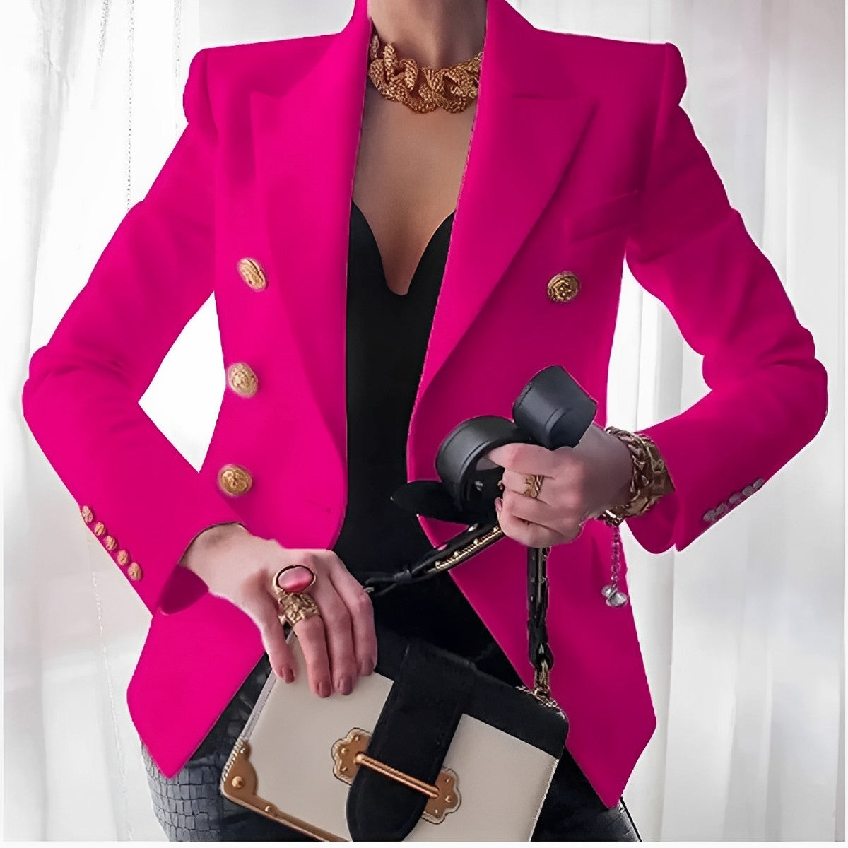 Elegant women's blazer with a timeless fit